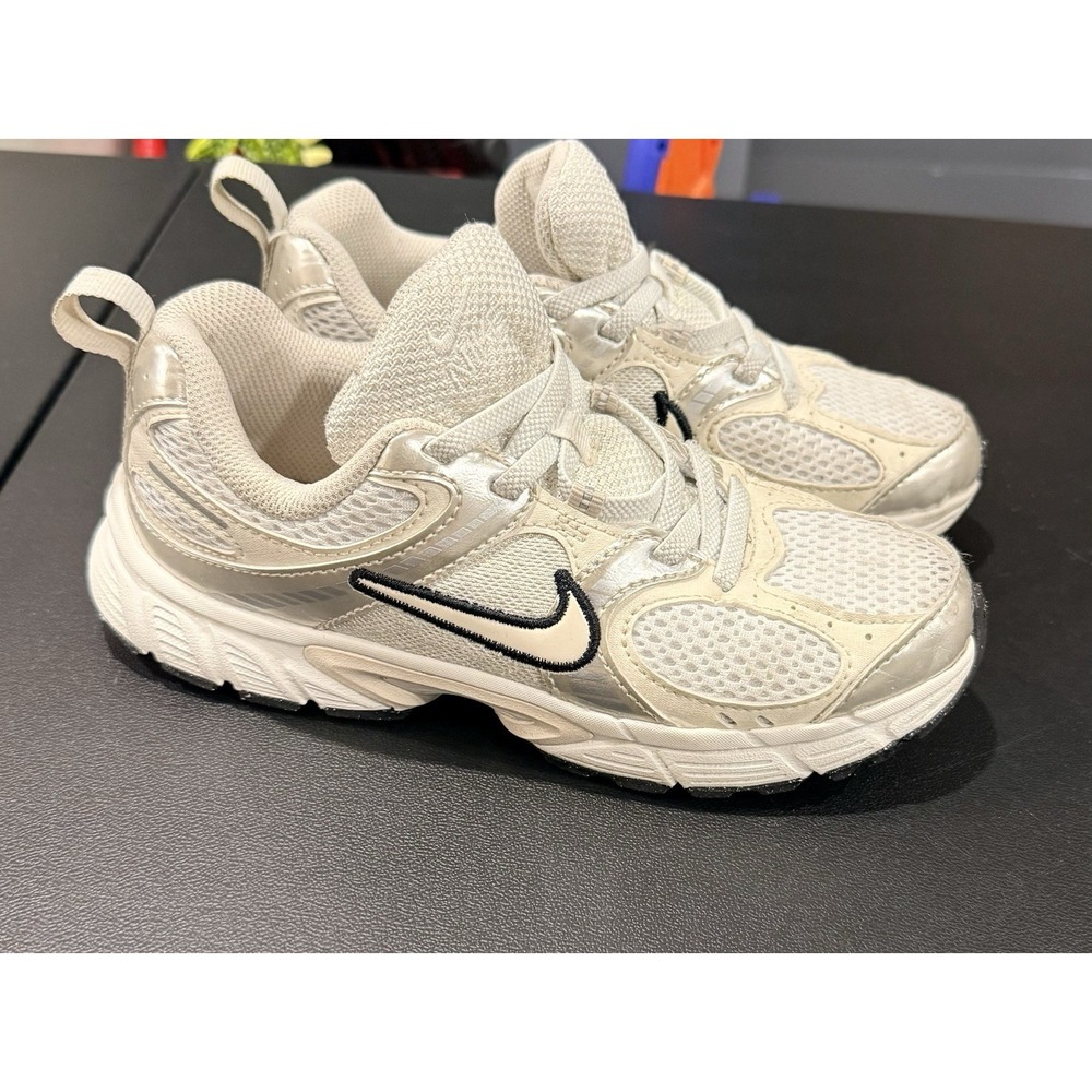 Nike V5 RNR KIDS Trainers US 1.5C